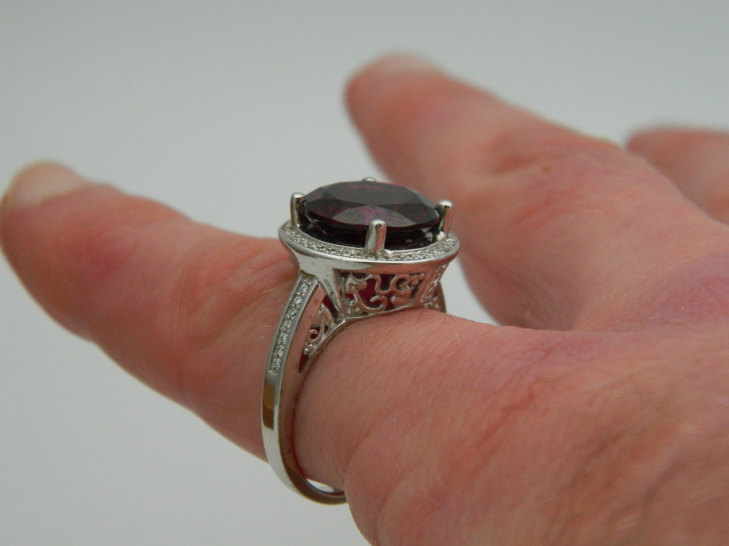 Clogau 9ct White Gold Rhodolite Garnet & Diamond Cocktail Ring size P