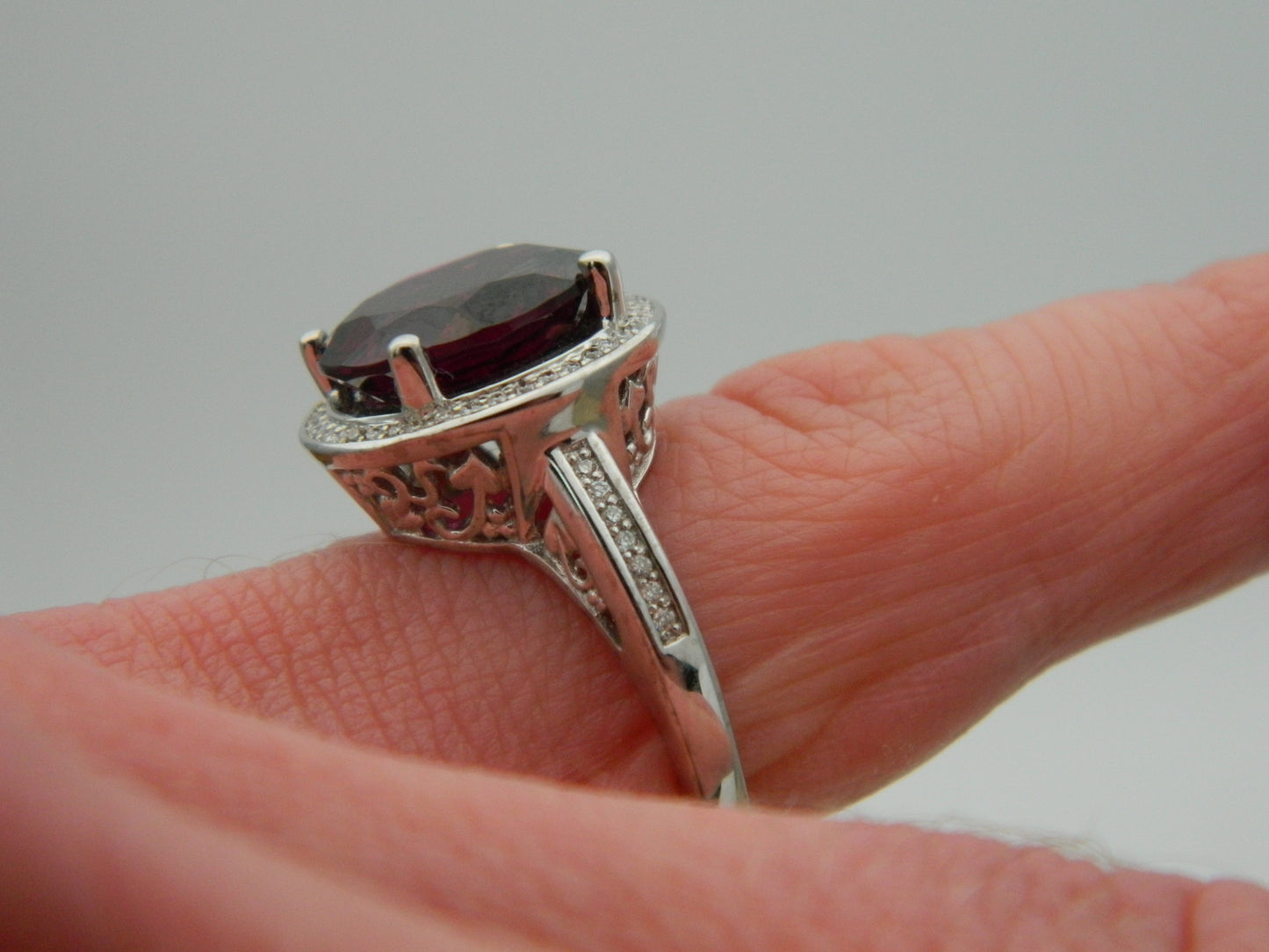 Clogau 9ct White Gold Rhodolite Garnet & Diamond Cocktail Ring size P