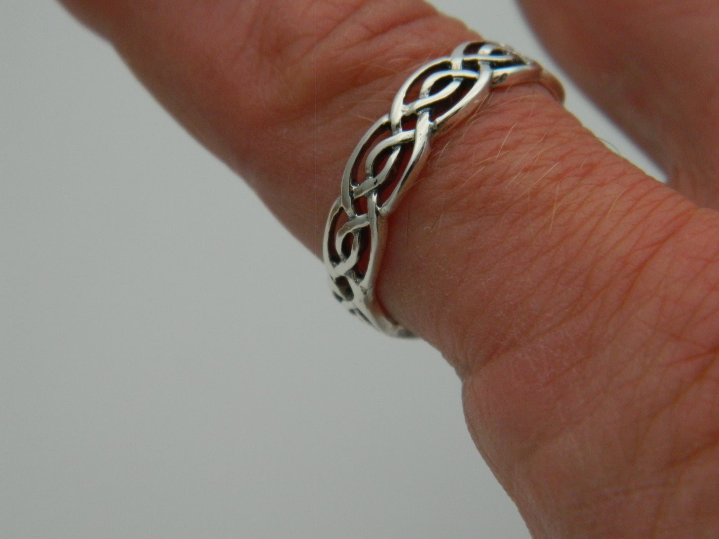 Sterling Silver Unisex 5mm Celtic Band Ring size M 1/2