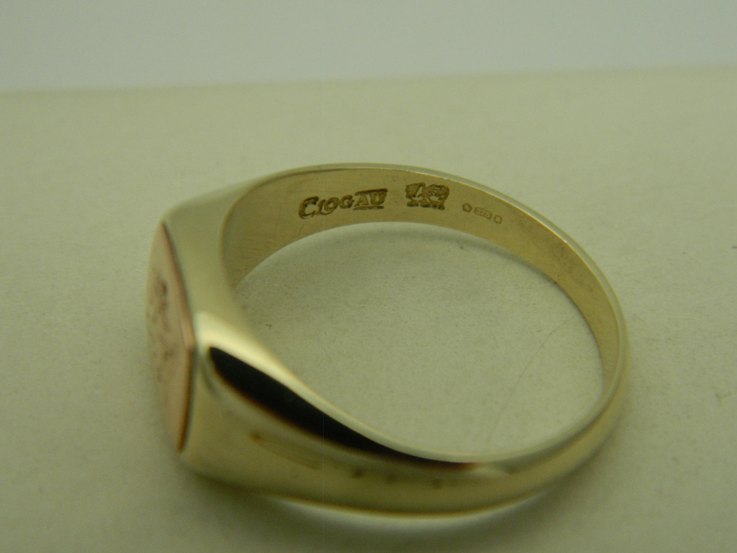 Clogau 9ct Yellow & Rose Gold Welsh Dragon Unisex Signet Ring RRP £790.00 size N (pre loved)