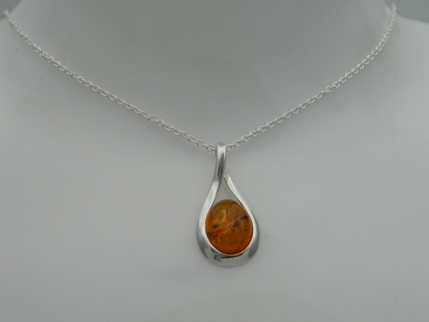 Sterling Silver Amber Oval Pendant & Chain