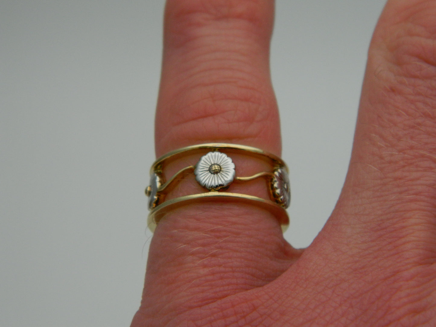 Clogau 9ct Yellow & White Gold Daisy Ring