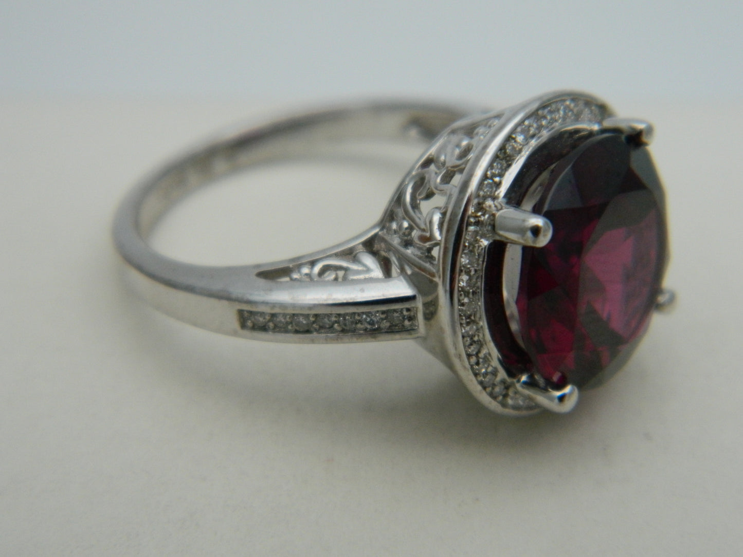 Clogau 9ct White Gold Rhodolite Garnet & Diamond Cocktail Ring size P