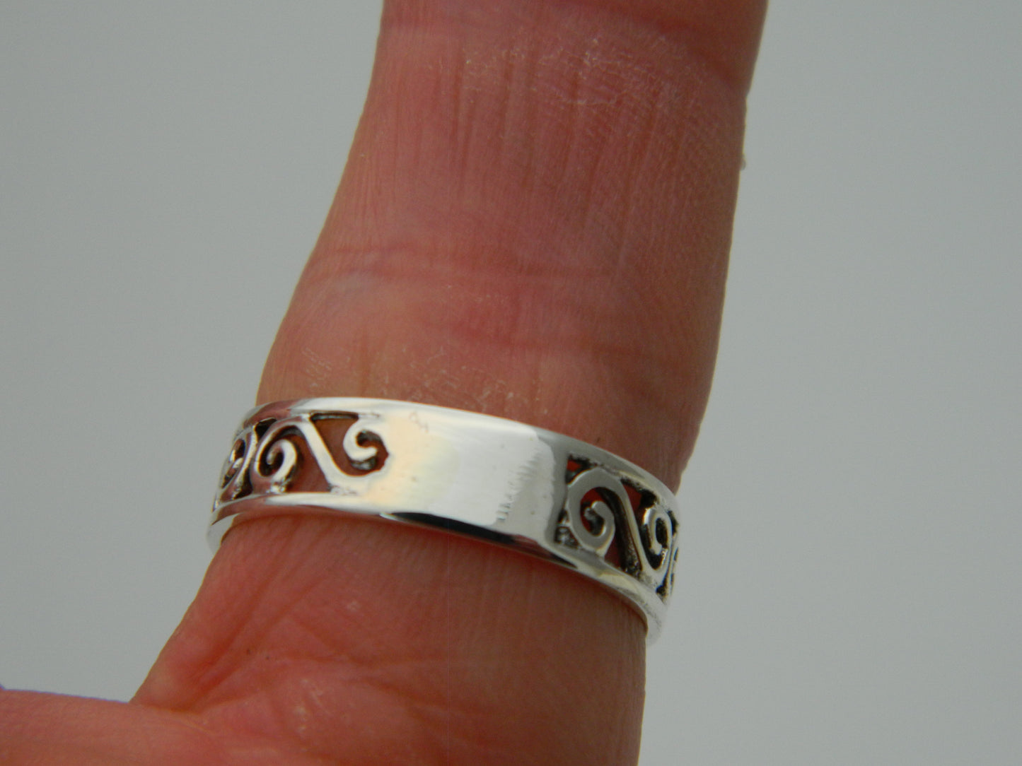 Sterling Silver Unisex Celtic Swirl Band Ring