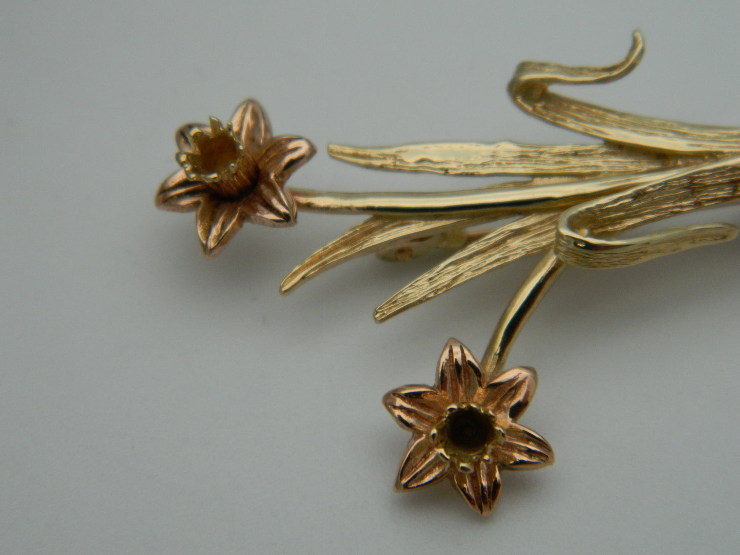 Clogau 9ct Yellow & Rose Gold Double Daffodil Brooch (used)