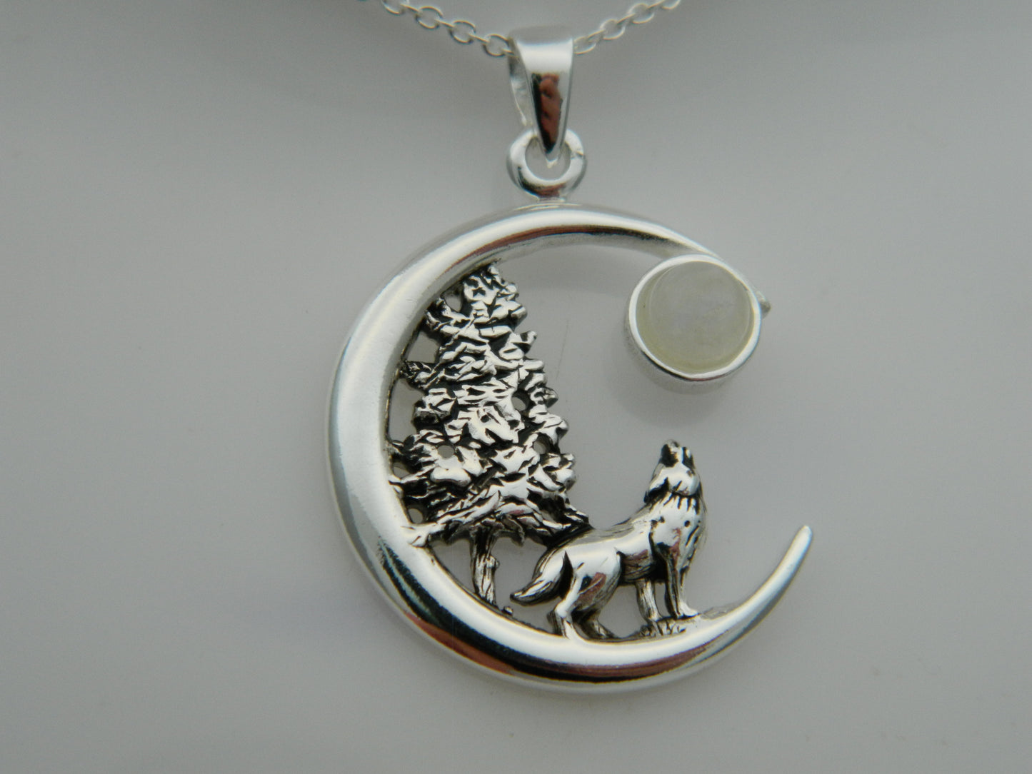 Sterling Silver Forest Wolf Full Moon Moonstone Pendant & Chain