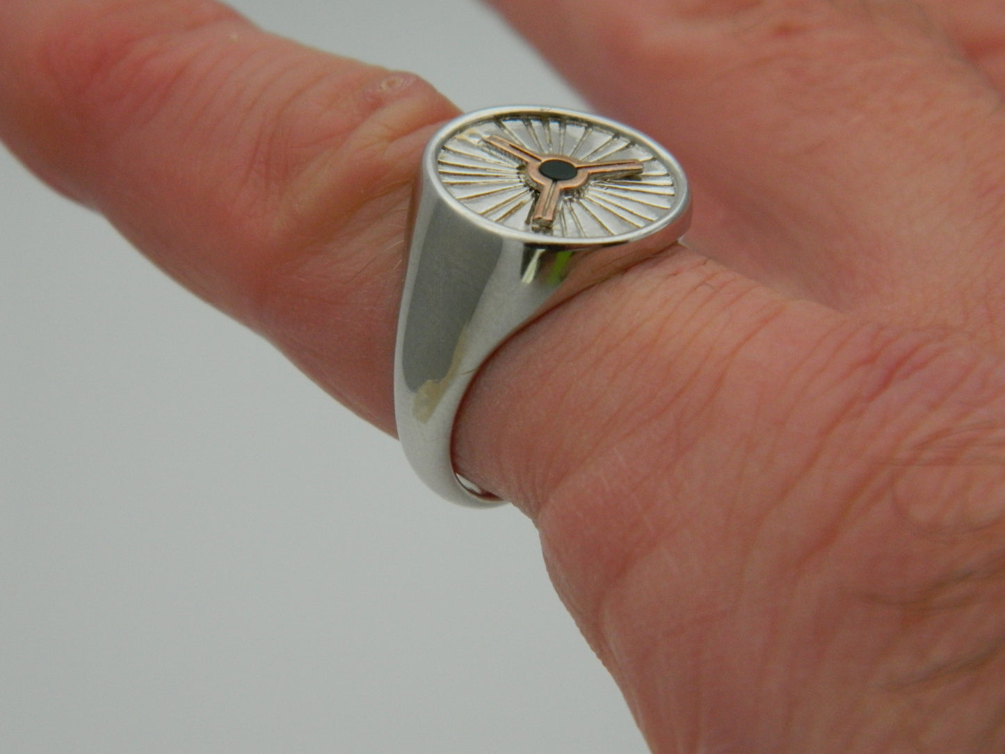 Clogau Sterling Silver & 9ct Rose Gold Wyddfa Summit Black Onyx Signet Ring RRP £179.00 size Q