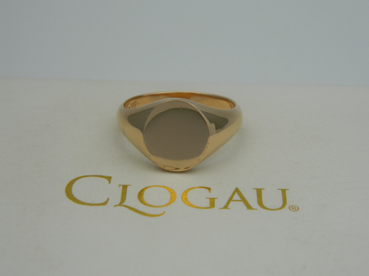 Clogau 18ct Gold 1854 Blend 9.8g Oval Signet Ring RRP £2,240.00 size V (slight second)