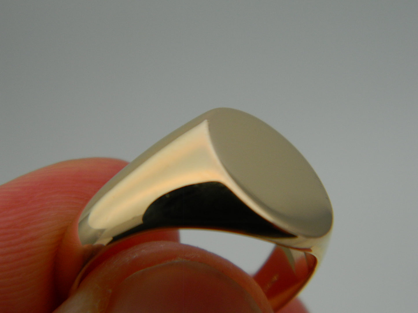 Clogau 18ct Gold 1854 Blend 9.6g Oval Signet Ring RRP £2,240.00 size P (slight second)