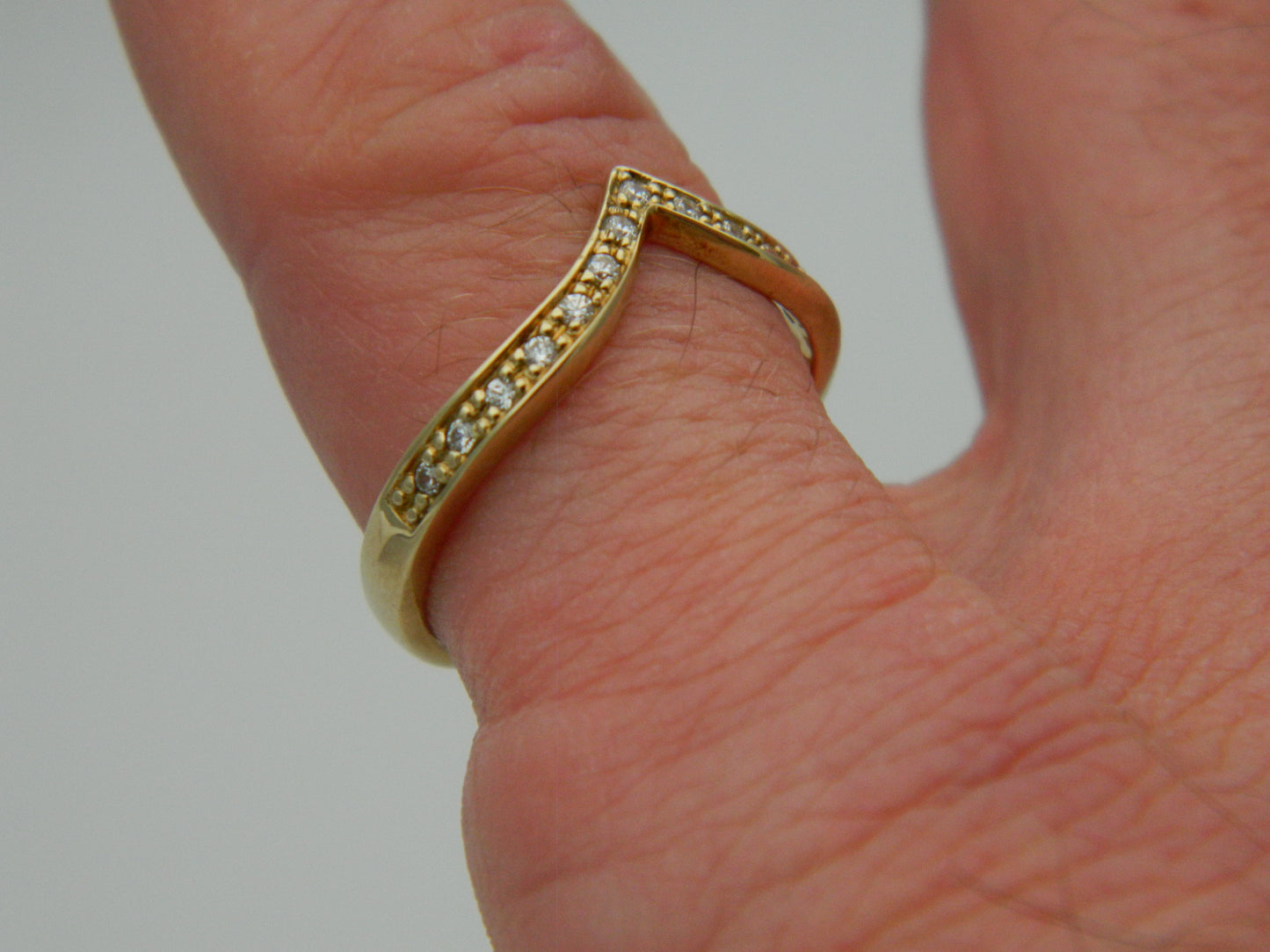 Clogau 9ct Yellow Gold 15 Diamond 'Make a Wish' Wedding Band Ring size R