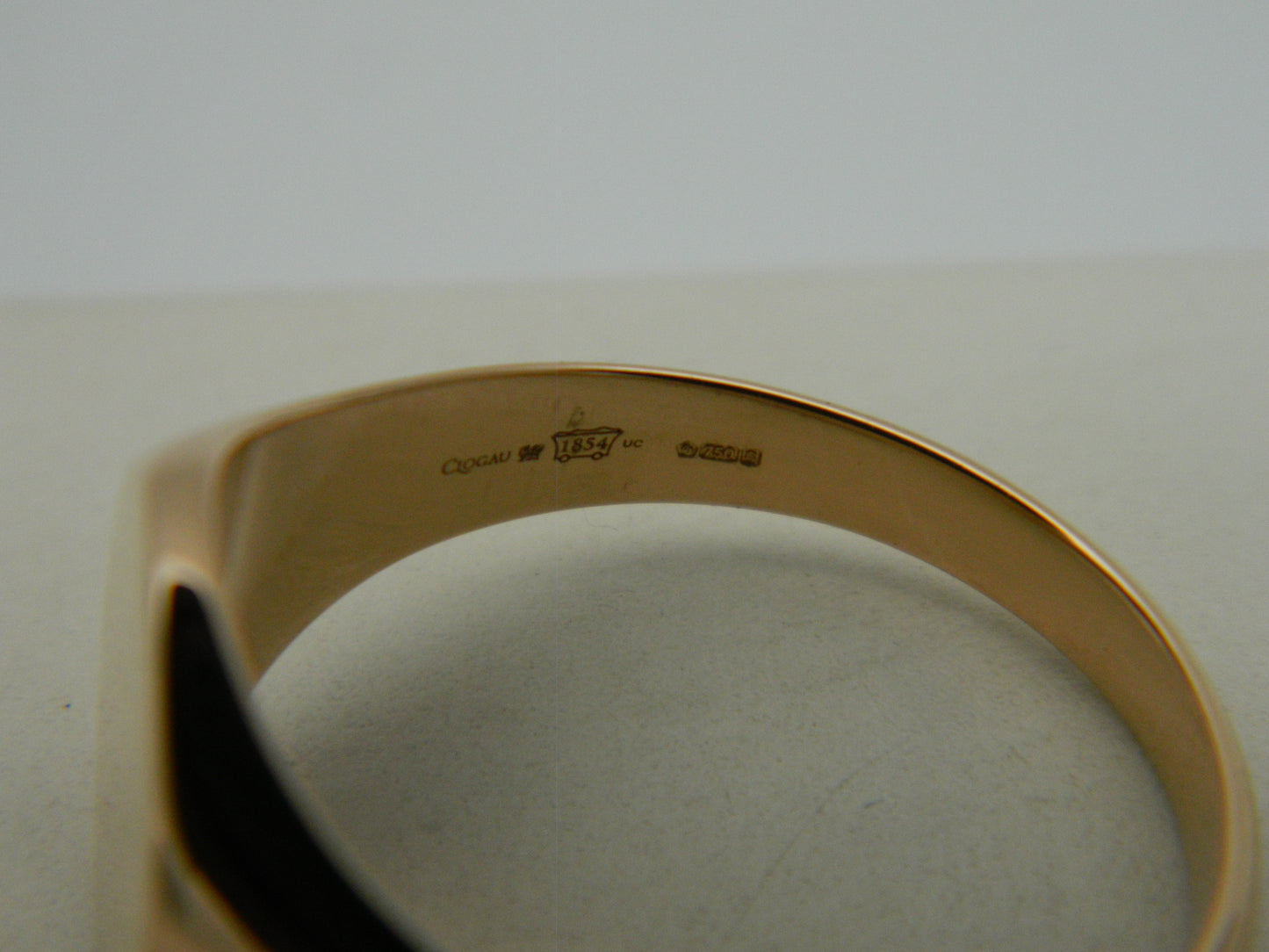 Clogau 18ct Gold 1854 Blend 9.5g Oval Signet Ring RRP £2,240.00 size Y (slight second)