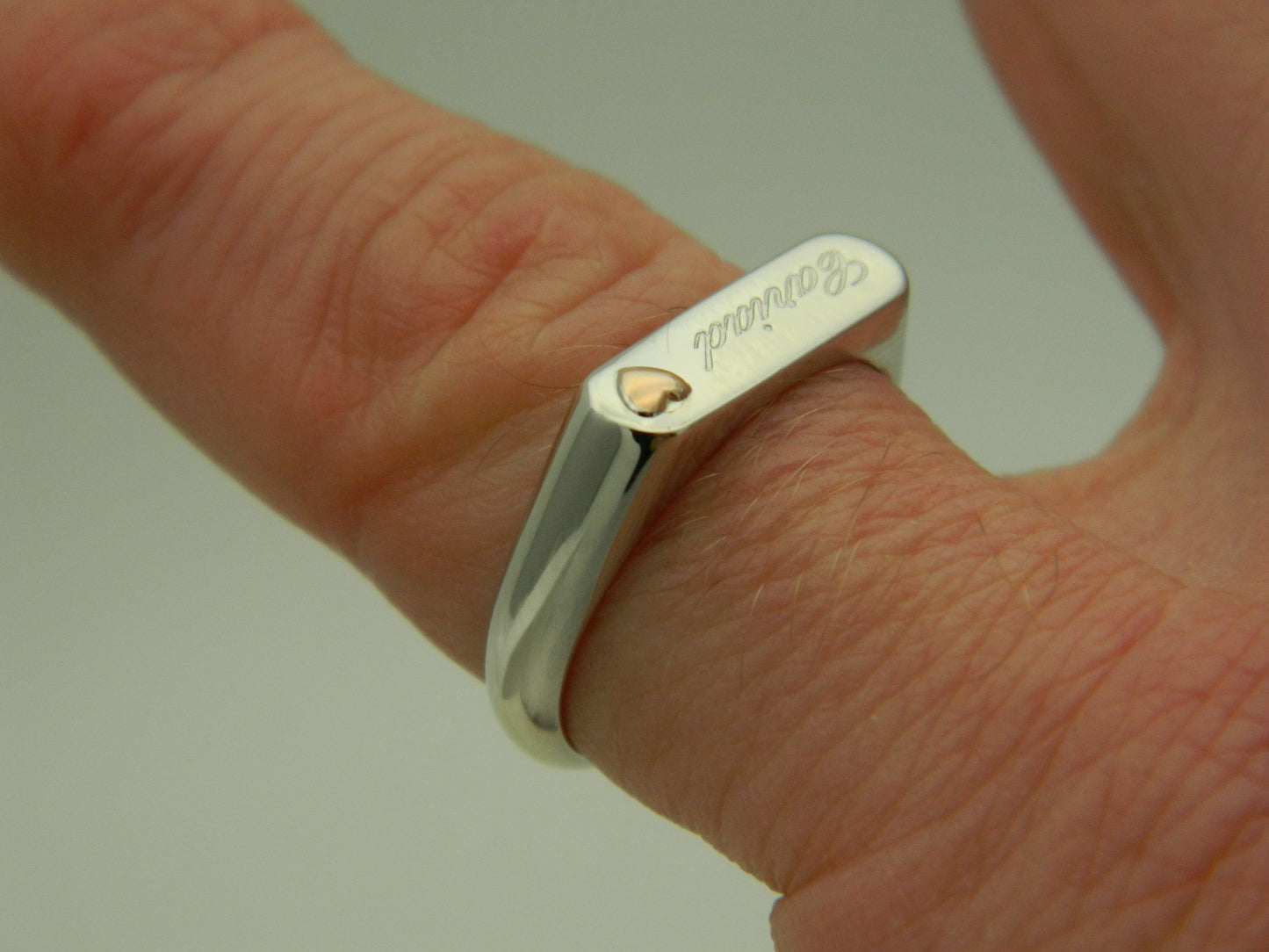 Clogau Sterling Silver & 9ct Rose Gold Cariad Engraved Bar Ring RRP £119.00 size N or P