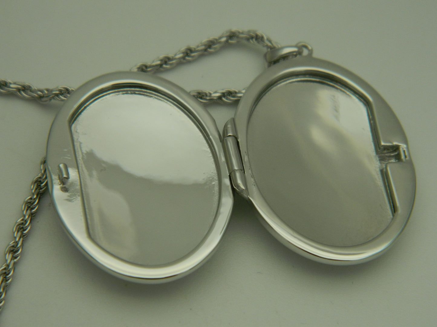 Clogau Sterling Silver & 9ct Rose Gold Nature's Wonder Forget Me Not Locket RRP £310.00