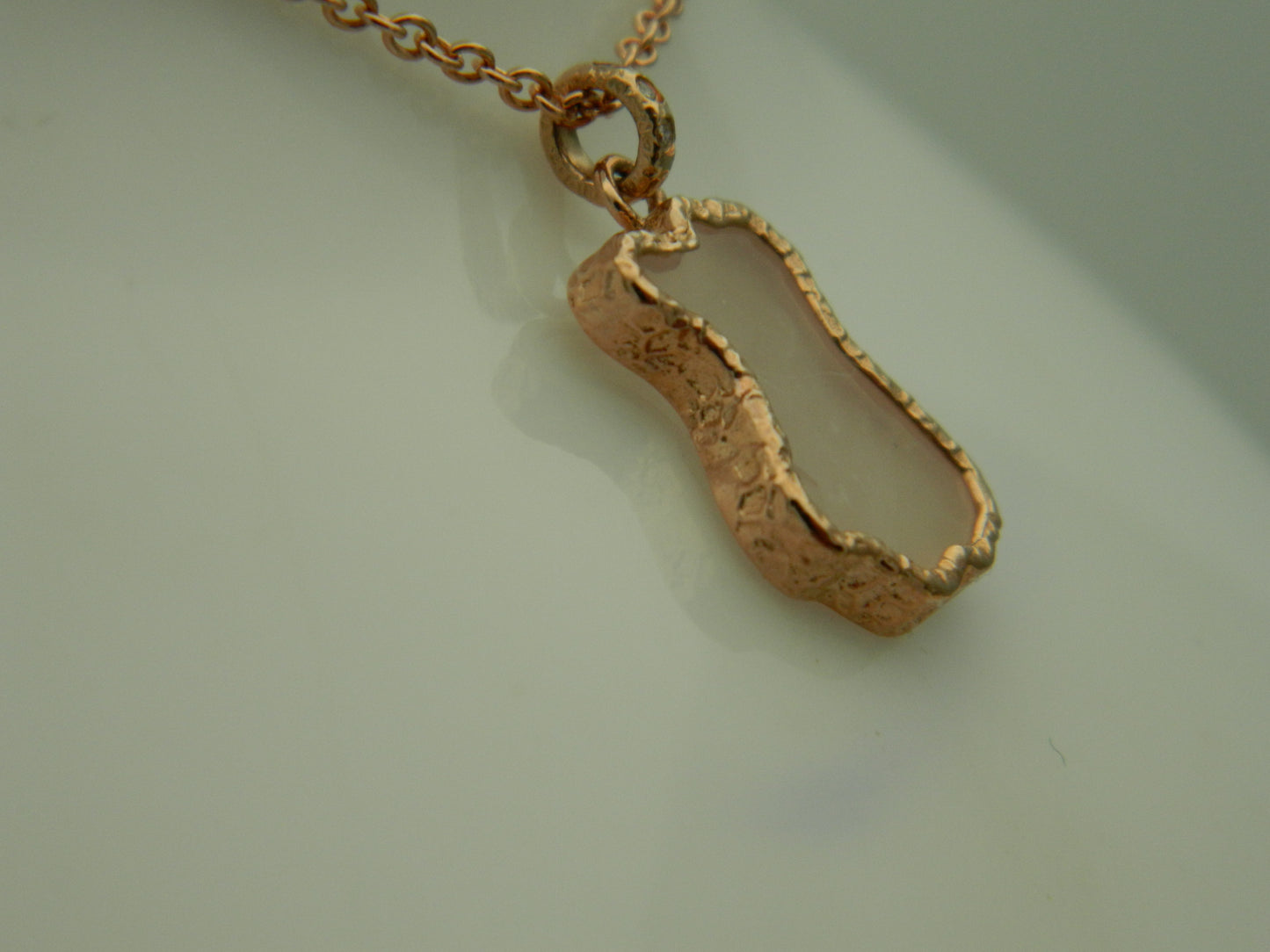 Clogau 9ct Rose Gold Lady Luck Mother of Pearl & Diamond Pendant RRP £820.00