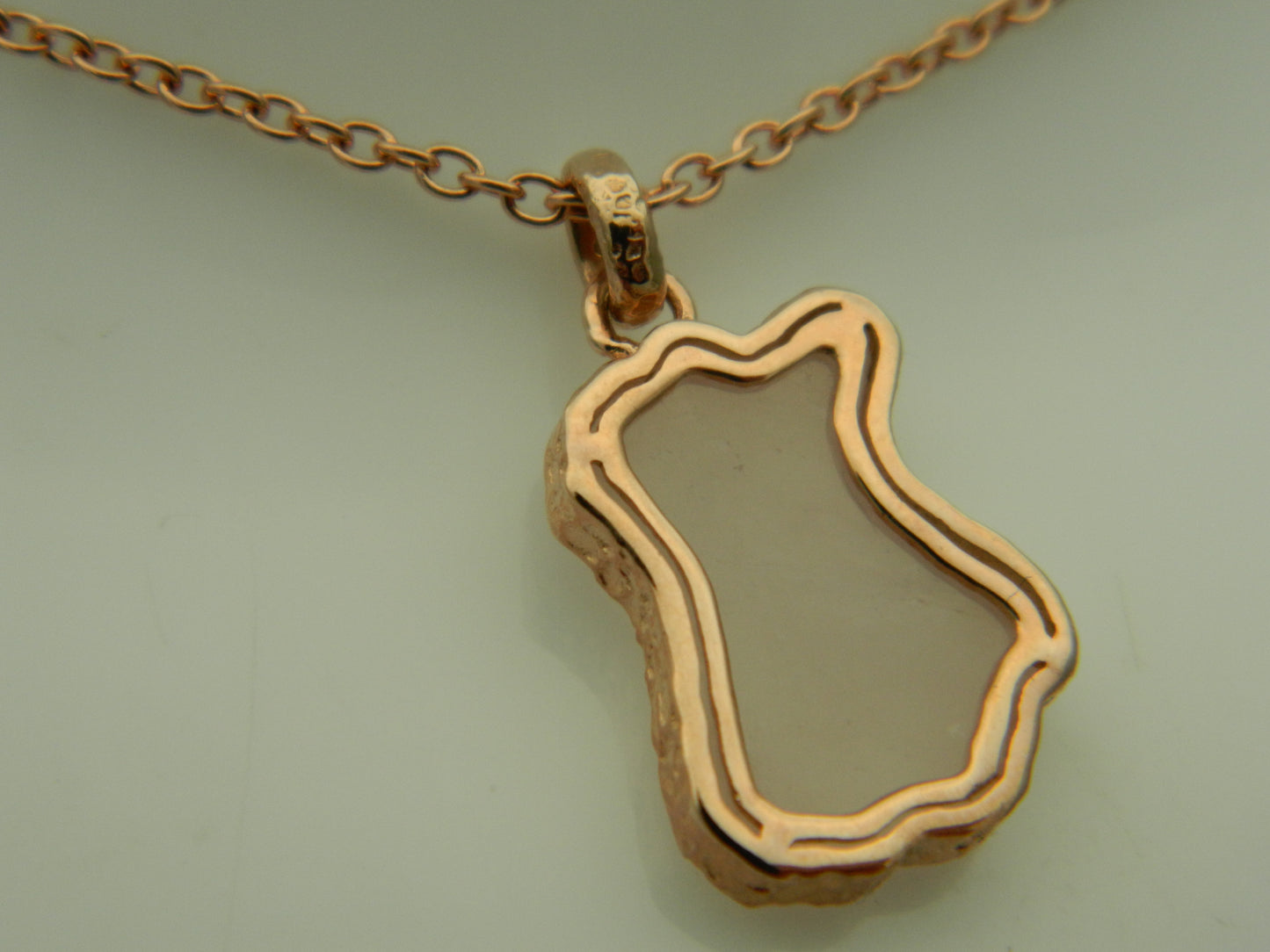 Clogau 9ct Rose Gold Lady Luck Mother of Pearl & Diamond Pendant RRP £820.00