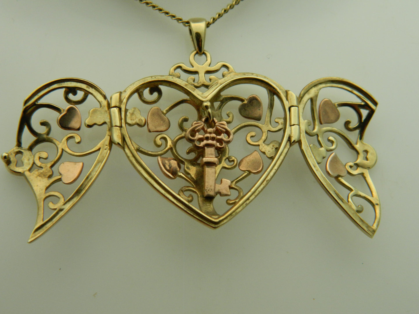 Clogau 9ct Yellow & Rose Gold Large Kensington Heart Key Locket (pre loved)