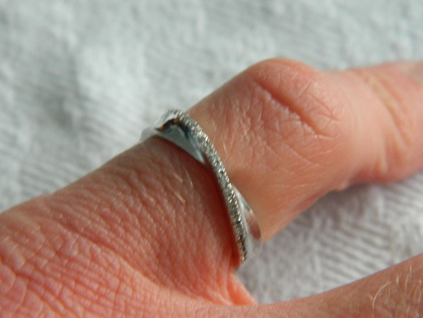 Clogau 9ct White Gold Freya Diamond Wedding Ring size L (slight second)