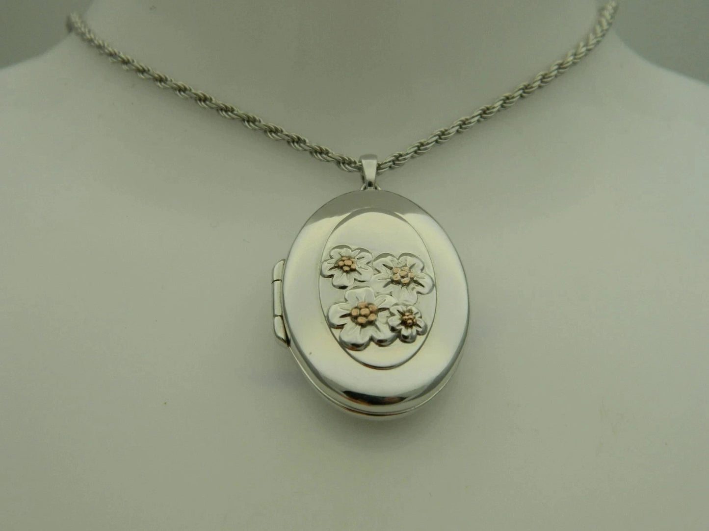 Clogau Sterling Silver & 9ct Rose Gold Nature's Wonder Forget Me Not Locket RRP £310.00 (pre loved)