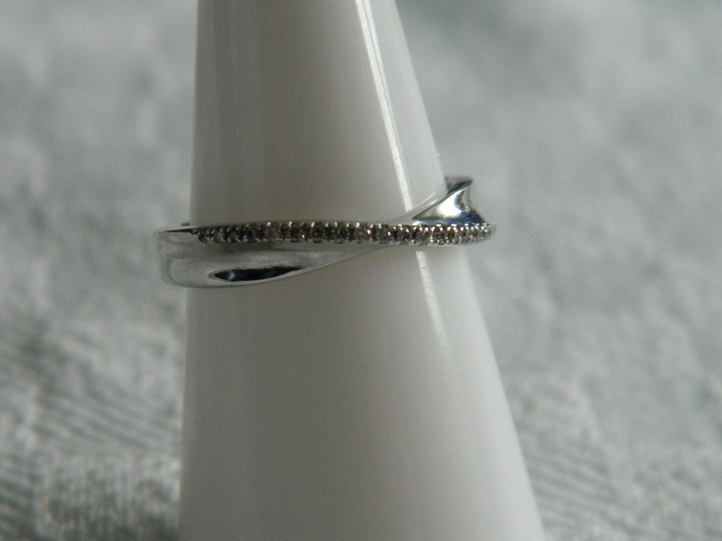 Clogau 9ct White Gold Freya Diamond Wedding Ring size L (slight second)